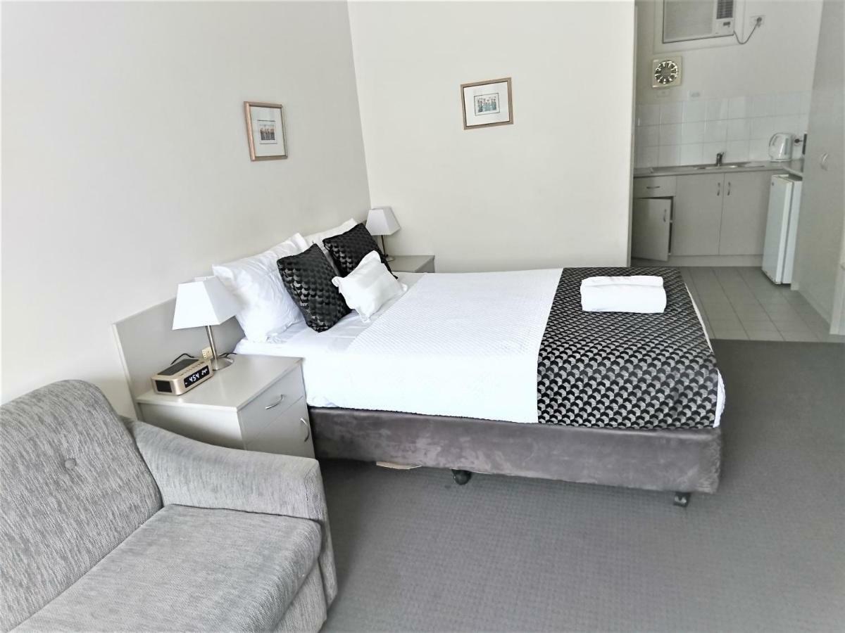 Glenelg Beach Gateway Studio Apartment Exterior photo