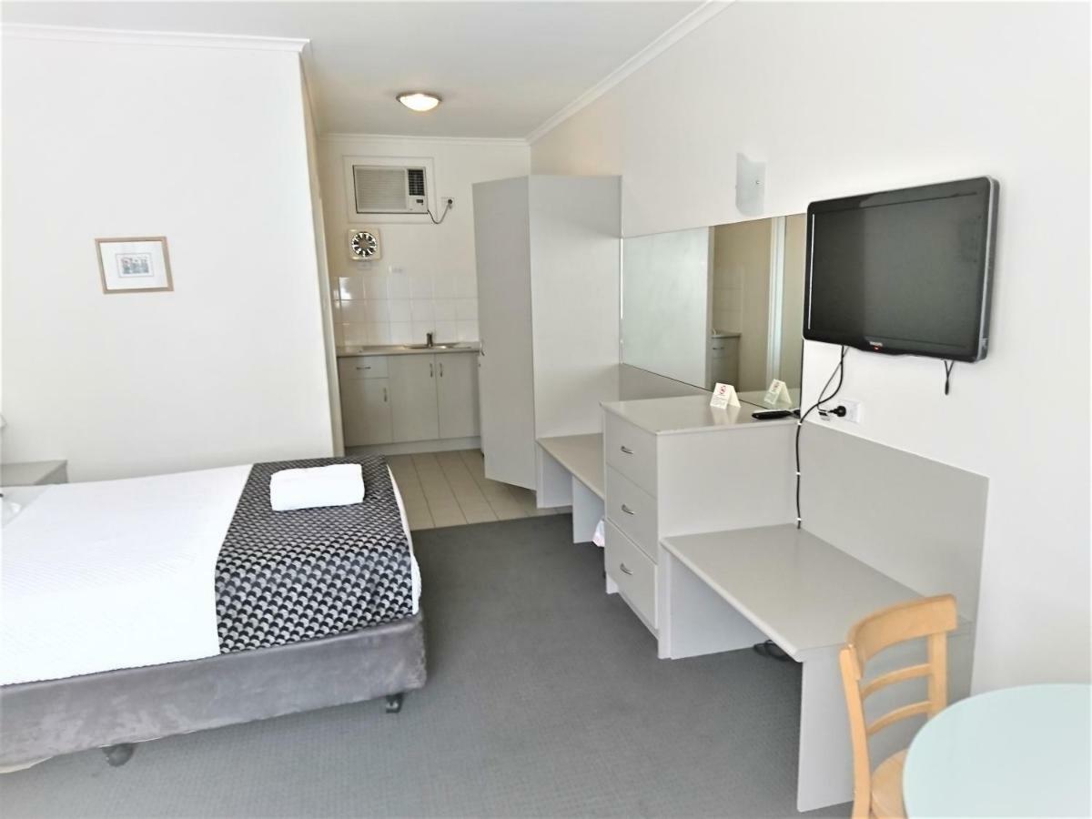 Glenelg Beach Gateway Studio Apartment Exterior photo